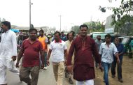 বাসাইলে যানজট নিরসনে কাজ করছে পৌর মেয়রের স্বেচ্ছাসেবক