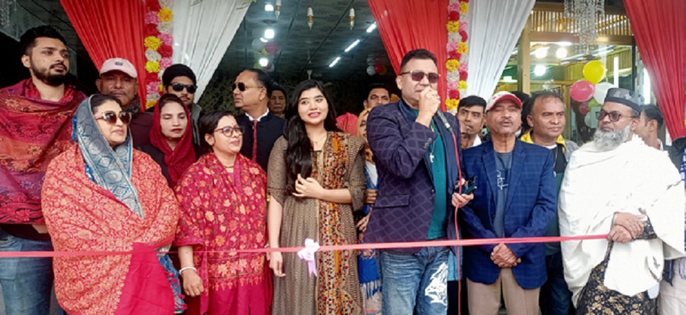 মির্জাপুরে ‘টাঙ্গাইল পোড়াবাড়ি সুইটমিট এন্ড রেস্টুরেন্ট’ এর শোরুম উদ্বোধন