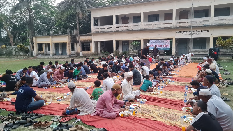 বাসাইলে বৈষম্যবিরোধী ছাত্র আন্দোলনের উদ্যোগে ইফতার ও দোয়া মাহফিল অনুষ্ঠিত