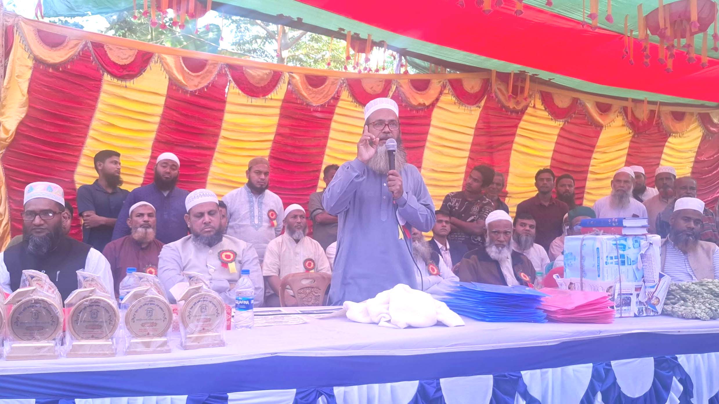 বাসাইলে শহীদ দারুস সুন্নাহ ইসলামিয়া নুরানী ও দাখিল মাদরাসায় ছবক প্রদান ও সংবর্ধনা