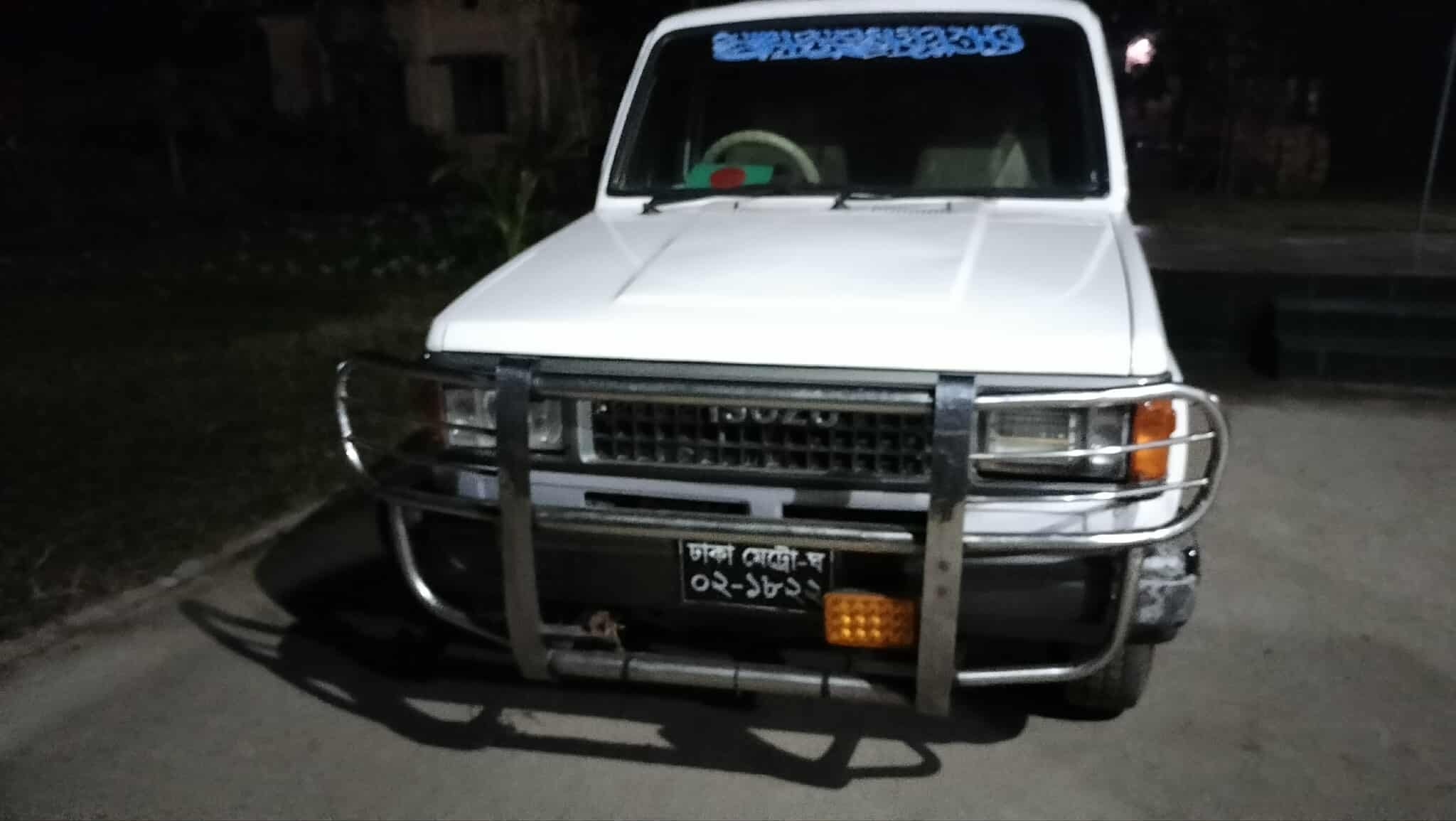 বাসাইলে গাড়ি রেখে পালালো ডাকাতদল; আতঙ্ক এলাকাজুড়ে