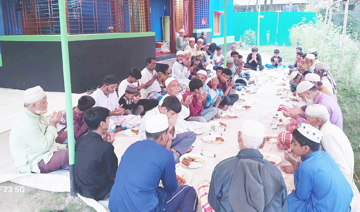বাসাইলের সোনালিয়ায় বাইতুল ইরশাদ জামে মসজিদে মাসব্যাপী ইফতারের আয়োজন