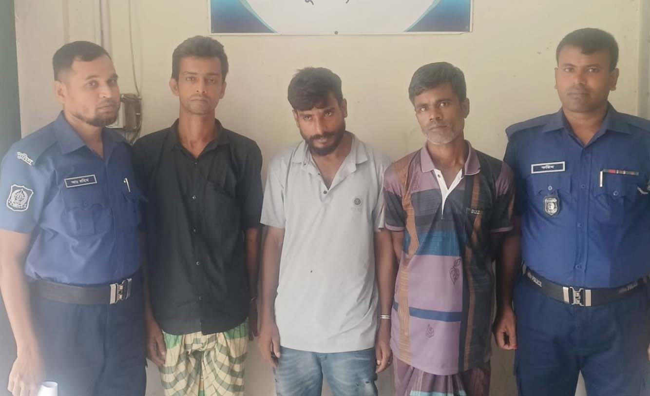 বাসাইলে ইয়াবাসহ আটক ৩