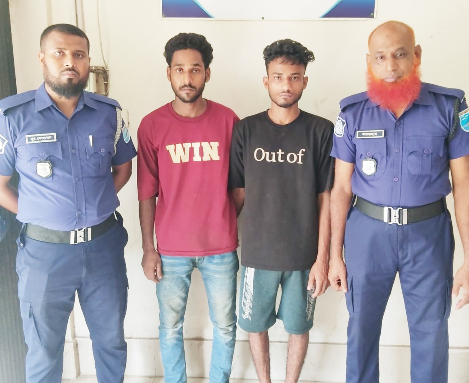 বাসাইলে অটোরিকশা ও ইয়াবাসহ ২ মাদক কারবারী আটক