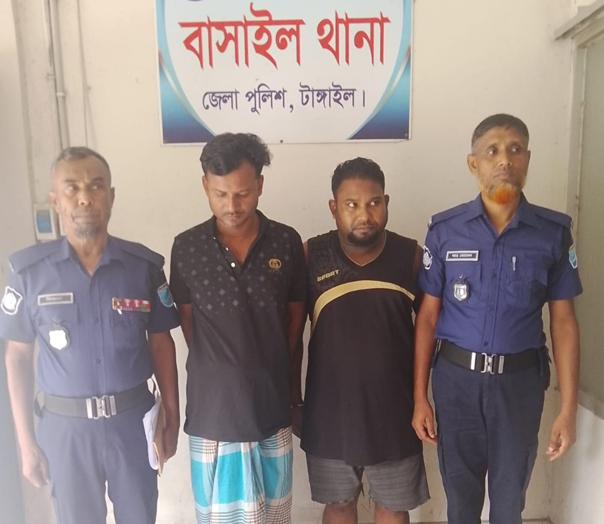 বাসাইলে ২ মাদক ব্যবসায়ী আটক, একজনের কারাদণ্ড