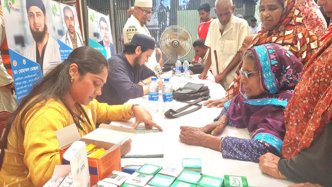 বাসাইলে ঠিকানা’র প্রধান নির্বাহী মাছুদুজ্জামানের প্রথম মৃত্যুবার্ষিকী উপলক্ষ্যে ফ্রি মেডিক্যাল ক্যাম্প অনুষ্ঠিত